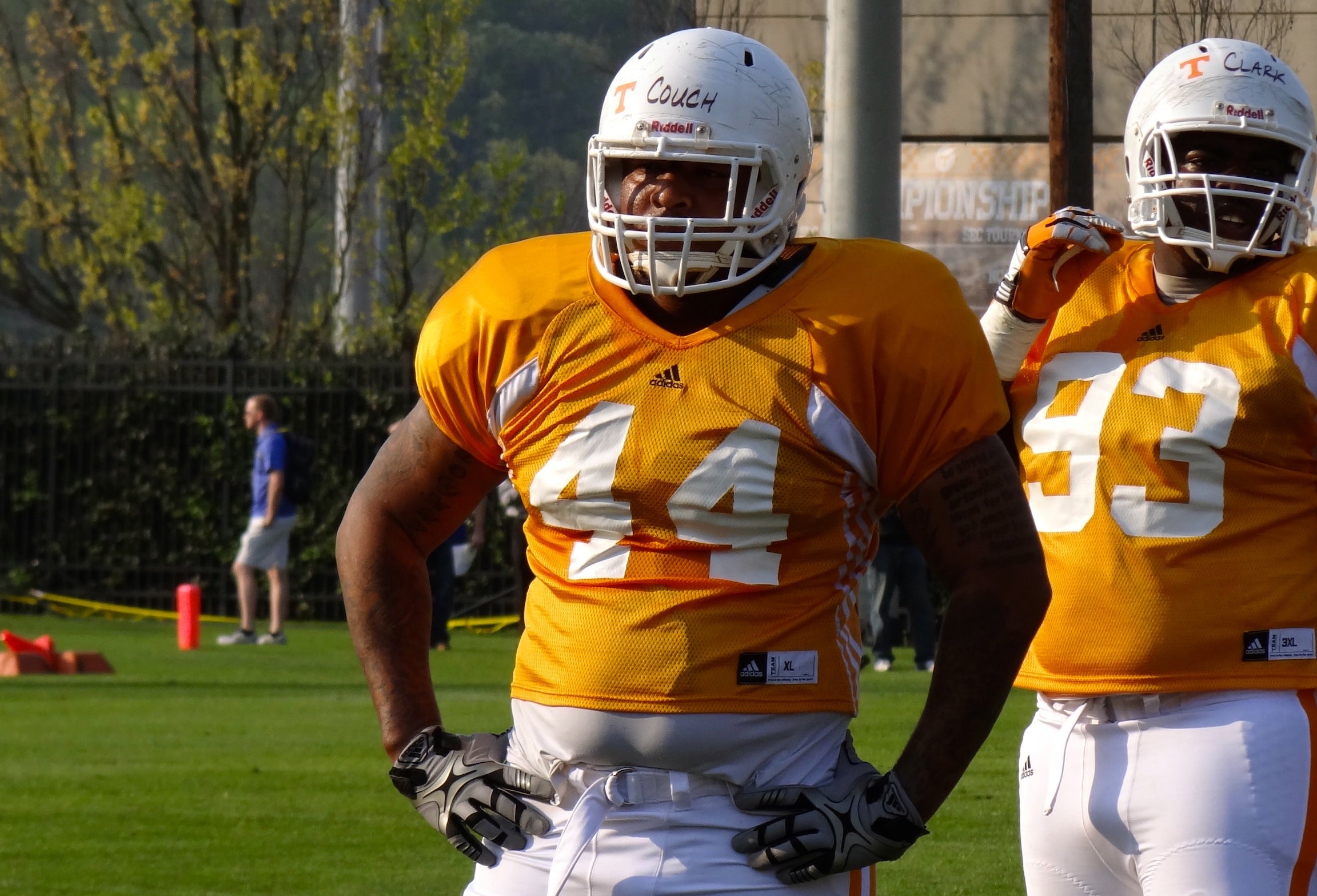 Tennessee's 'Smokey Grey' jersey: How to buy Condredge Holloway 'Artful  Dodger' uniform