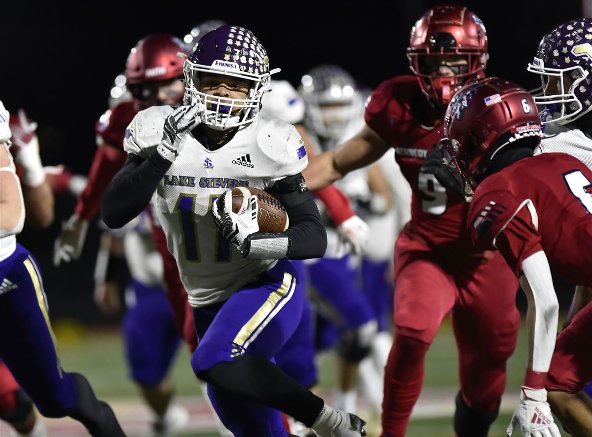 Trevor Lawrence surprises QB with Gatorade Player of the Year award