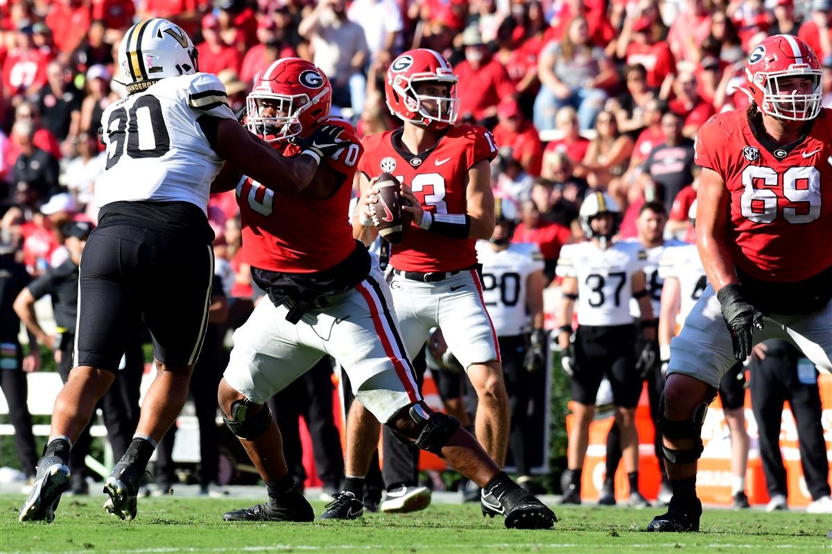 Get to know Georgia offensive tackle Warren McClendon Jr.