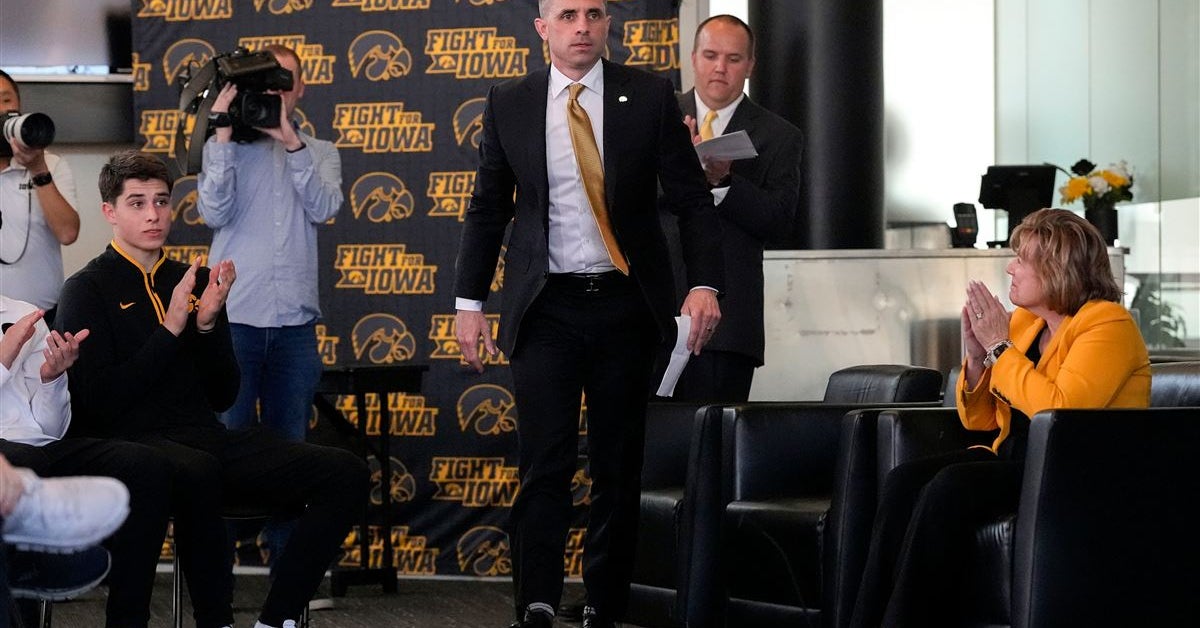 Iowa Basketball: Ben McCollum hires Connor Wheeler as assistant coach
