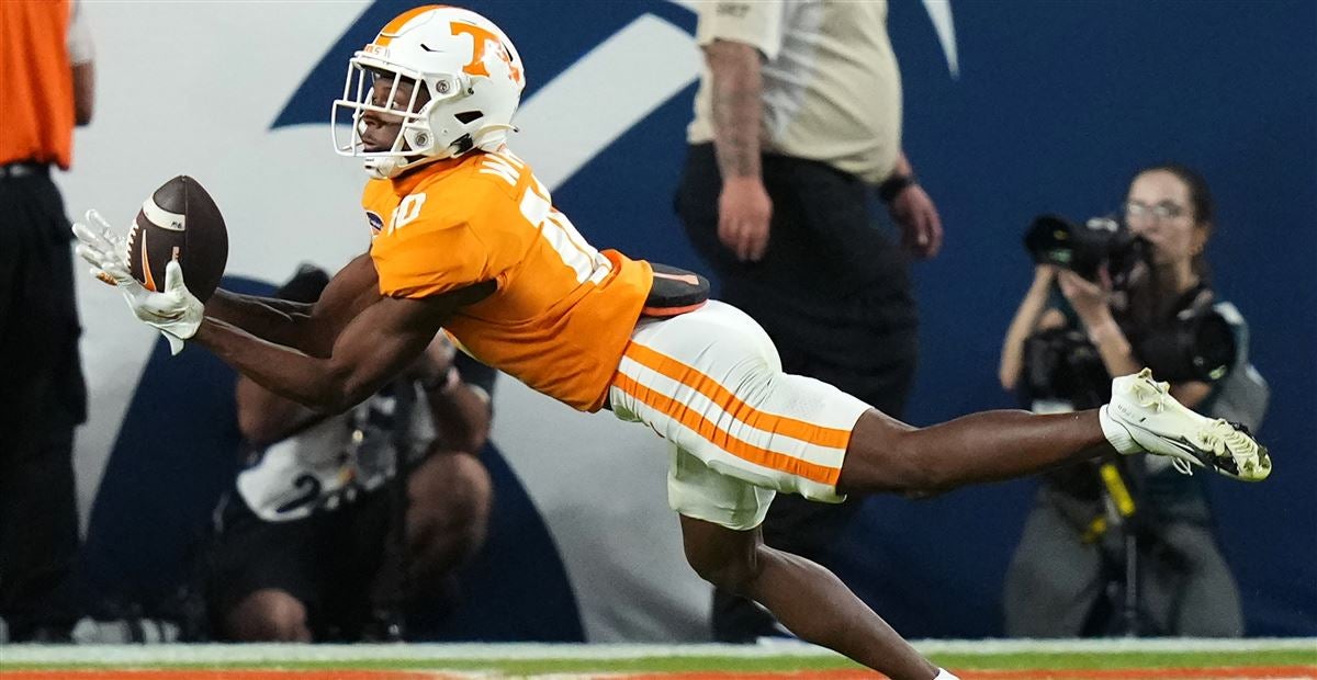 Twitter reaction: No. 6 Vols pull away from No. 7 Clemson in Orange Bowl - Vimarsana News