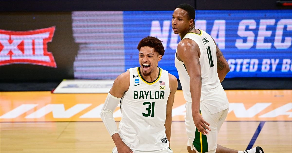 NCAA Tournament picks against the spread for Monday's Elite Eight games