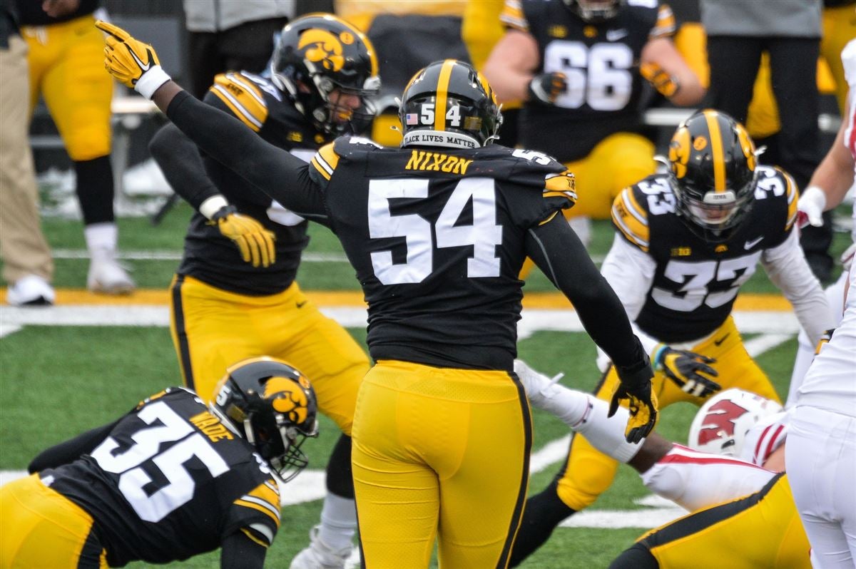 Ex-Hawkeye Photo: Chad Greenway smiles before warmups Saturday