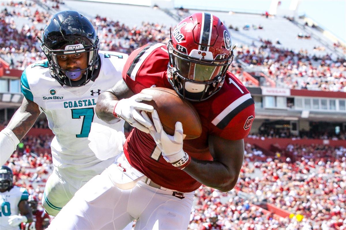 Deebo Samuel goes home to SC to inspire, motivate kids