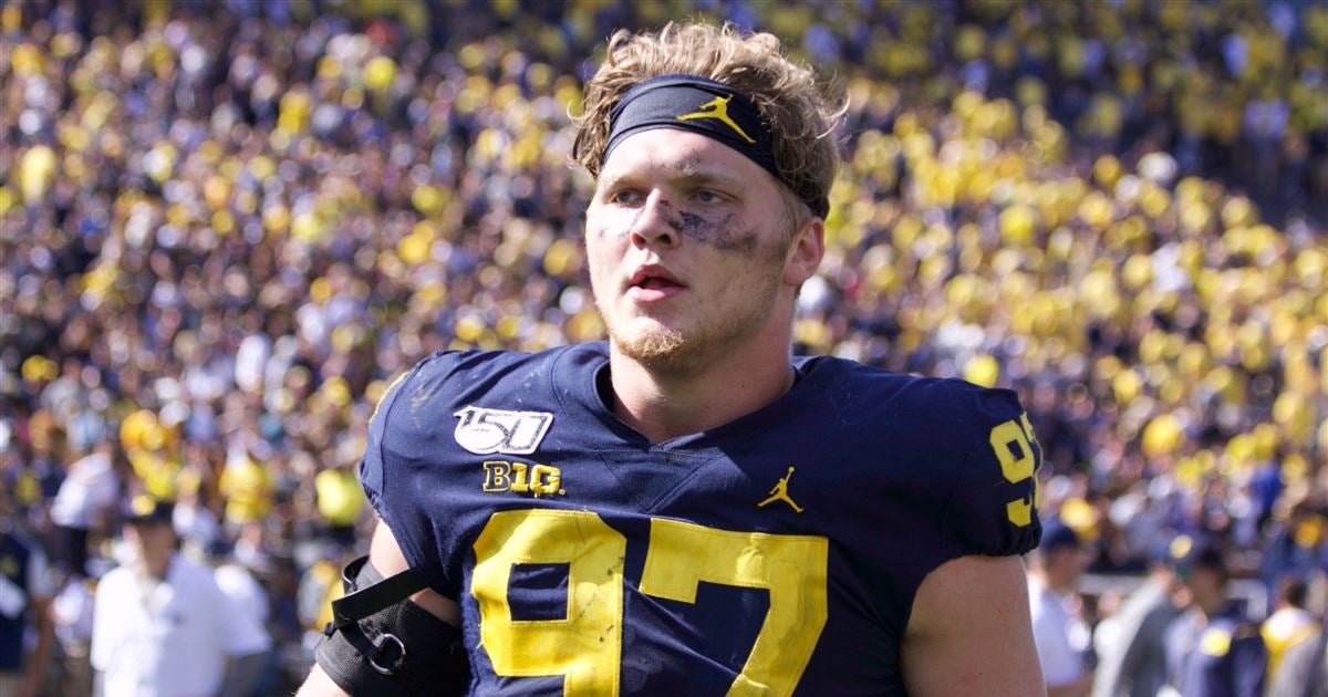 Michigan DE Aidan Hutchinson has leg fracture, will have surgery