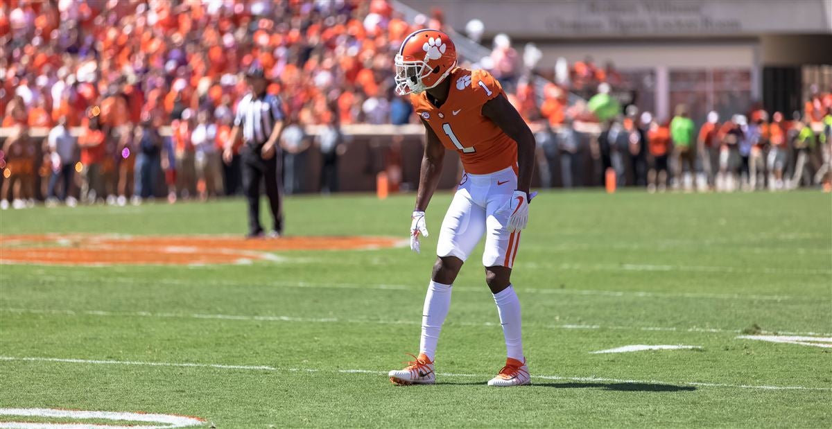 Trayvon Mullen is learning when to make the 'right' play vs. the  game-changing play