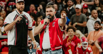 Cincinnati to Induct Jason Kelce Into Athletics Hall of Fame