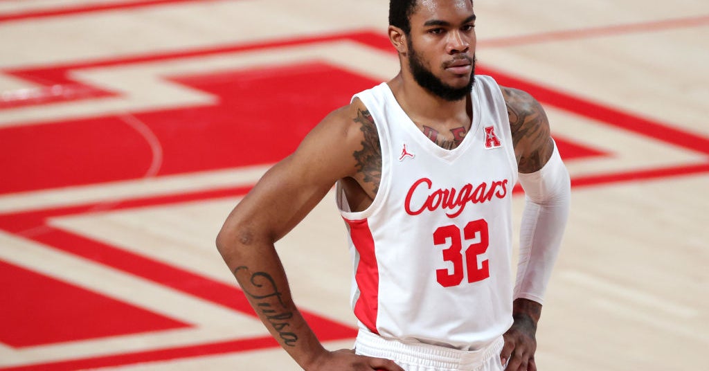 Ex-Arkansas, Houston basketball player Reggie Chaney dead at 23, per report