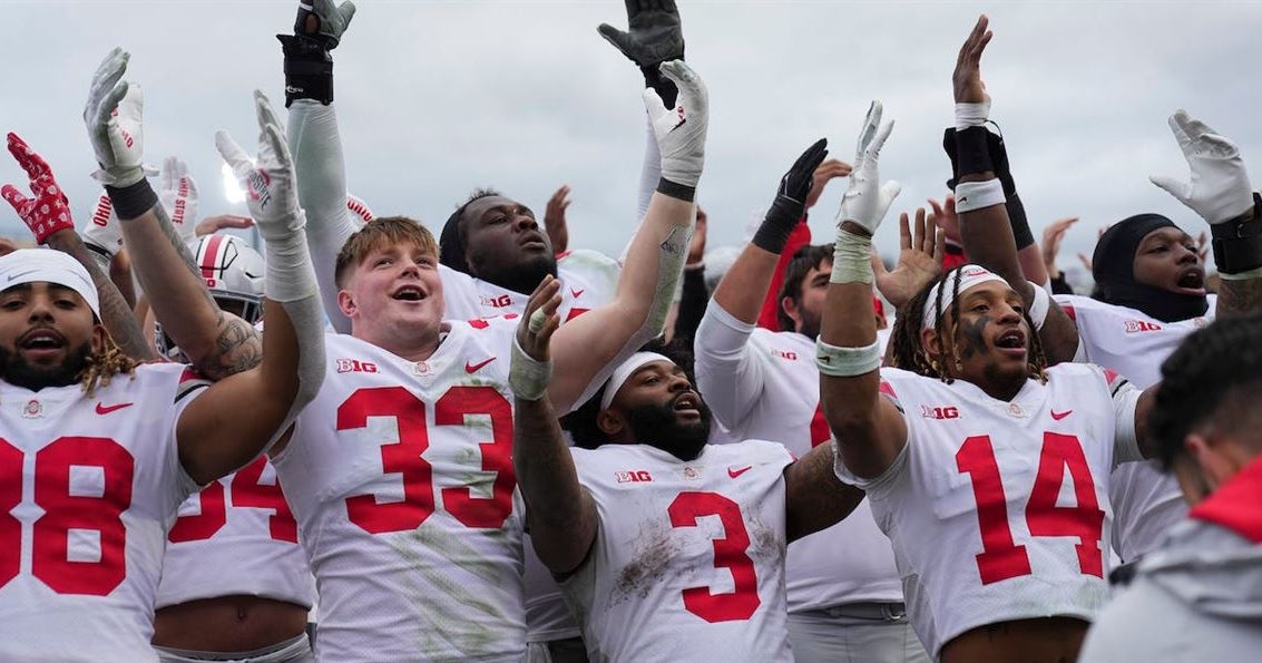 Ohio State celebrates tough win vs. Northwestern with Carmen Ohio
