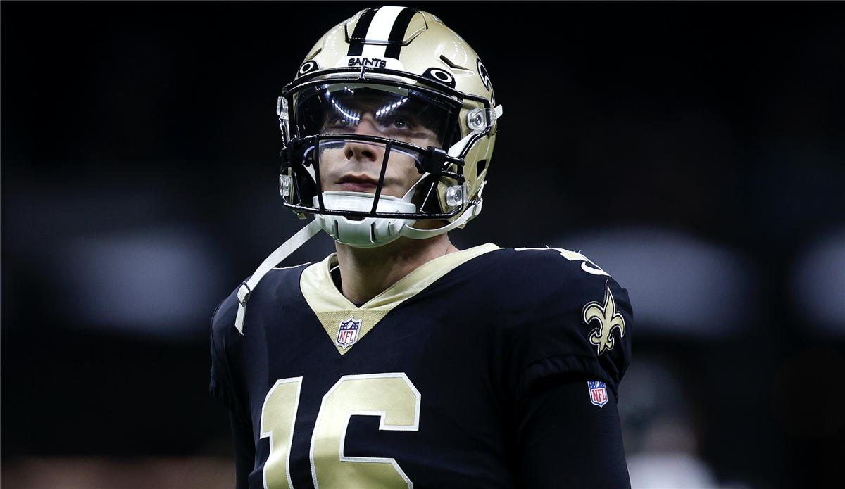 Saints' Taysom Hill to COVID-19 list; Ian Book expected to start