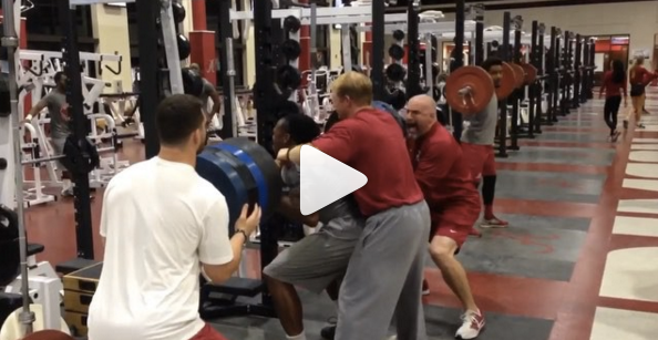 Watch Derrick Henry Squat 500 Pounds Listening To Fetty Wap