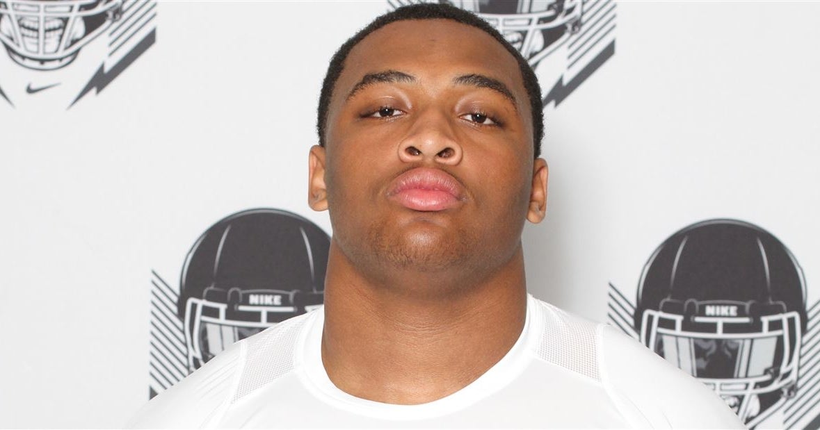 KU target Layden Robinson 'unstoppable,' 'dominant,' rising fast