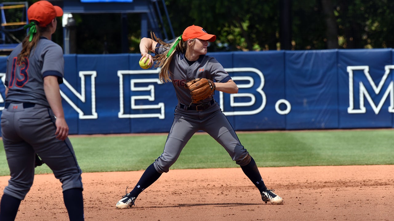 Auburn Softball Regional Photo Gallery 2