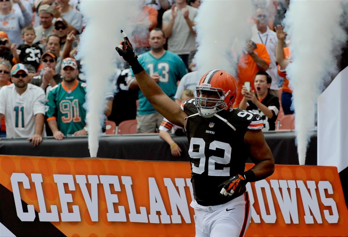 Cleveland Browns cut East Bladen alum Desmond Bryant