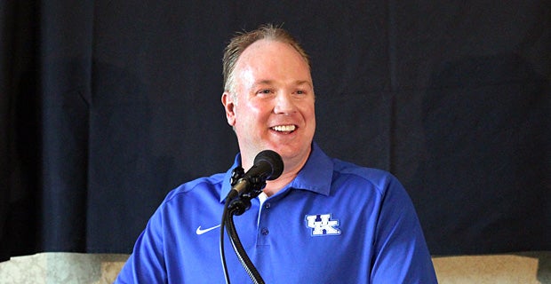 Connor Stoops Stoops tackles UK-UofL rivalry game