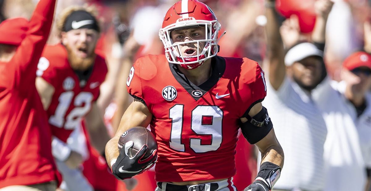 Georgia Bulldogs TE Brock Bowers Named Shaun Alexander Freshman of the Year