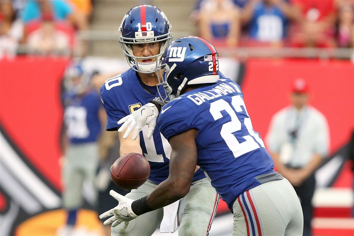 Giants' Wayne Gallman says Eli Manning once ripped a fart in his face