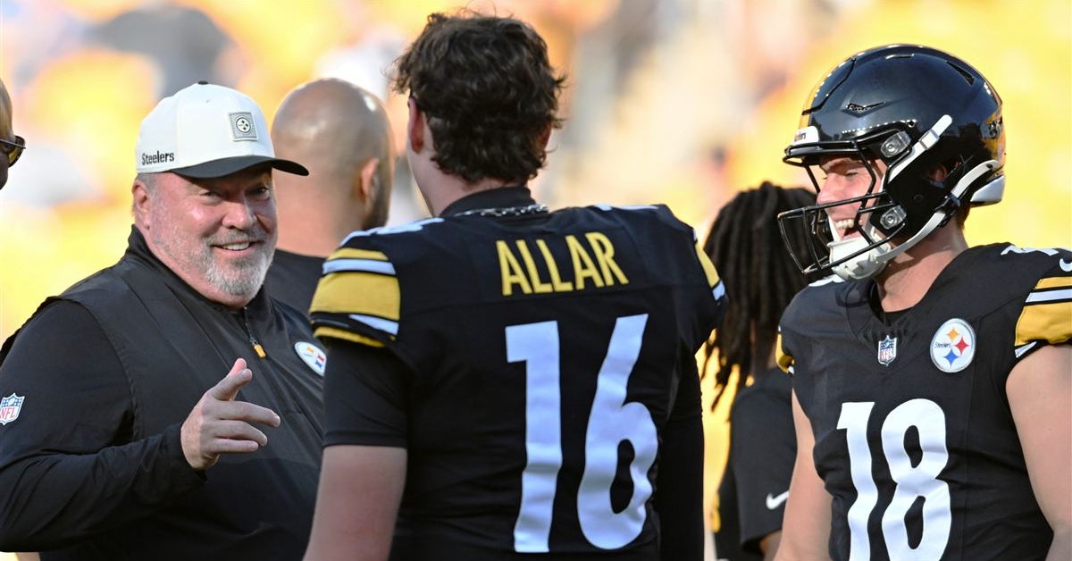 As expected, McCarthy keeps 4 QBs