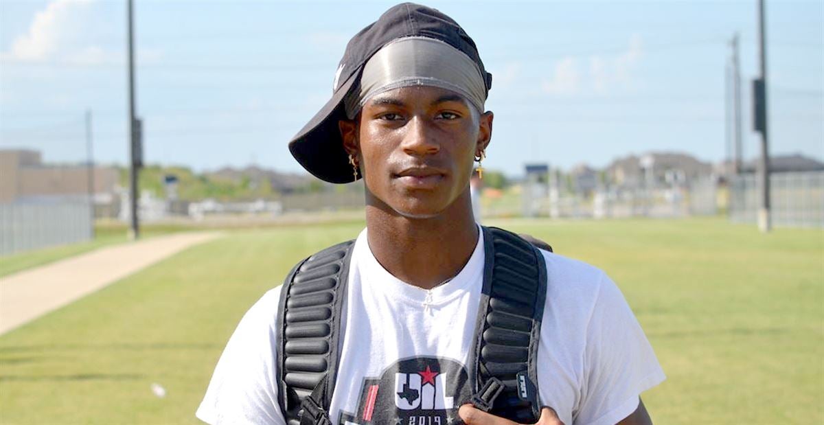 RECRUITING: Nation's top WR Evan Stewart commits to Texas A&M Aggies - Good  Bull Hunting