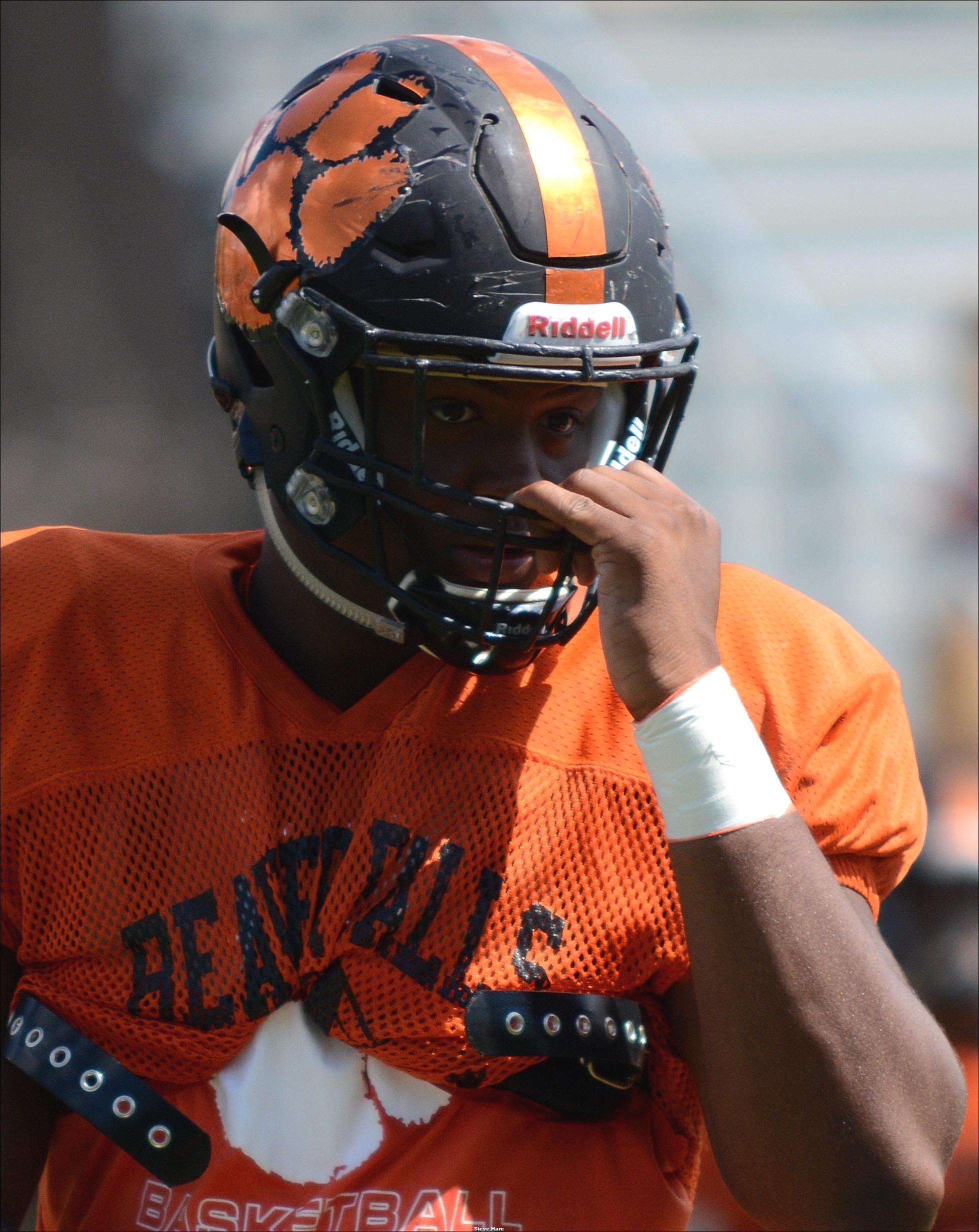 After months of recruitment, Beaver Falls' Donovan Jeter chooses