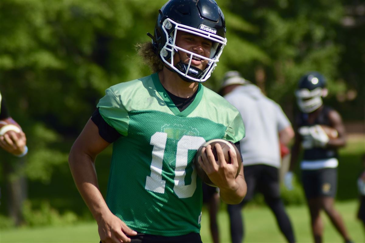 No. 1 2026 prospect Julian Lewis has 'next' — and a who's who of