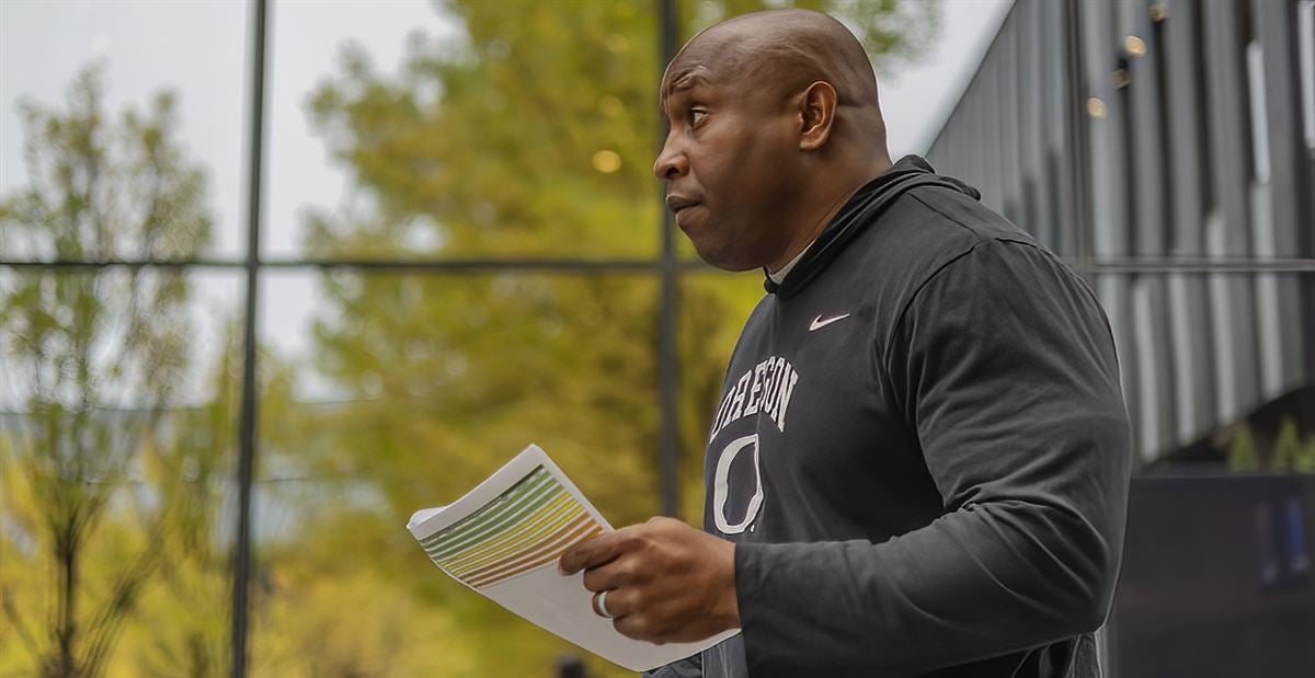 Everything RB Coach Carlos Locklyn Said Following Oregon's 10th Spring ...