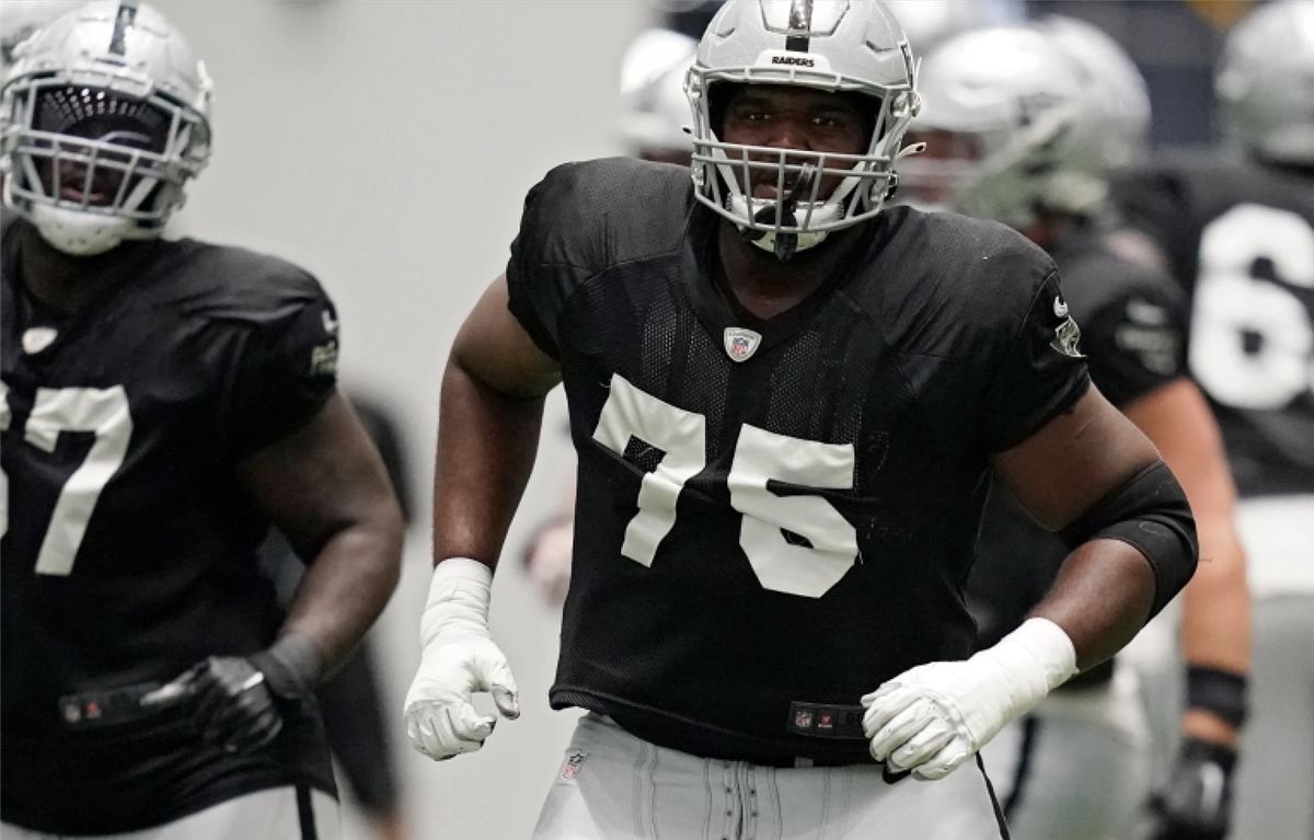 Raiders news: Alex Leatherwood, Brandon Parker struggles badly - Silver And  Black Pride