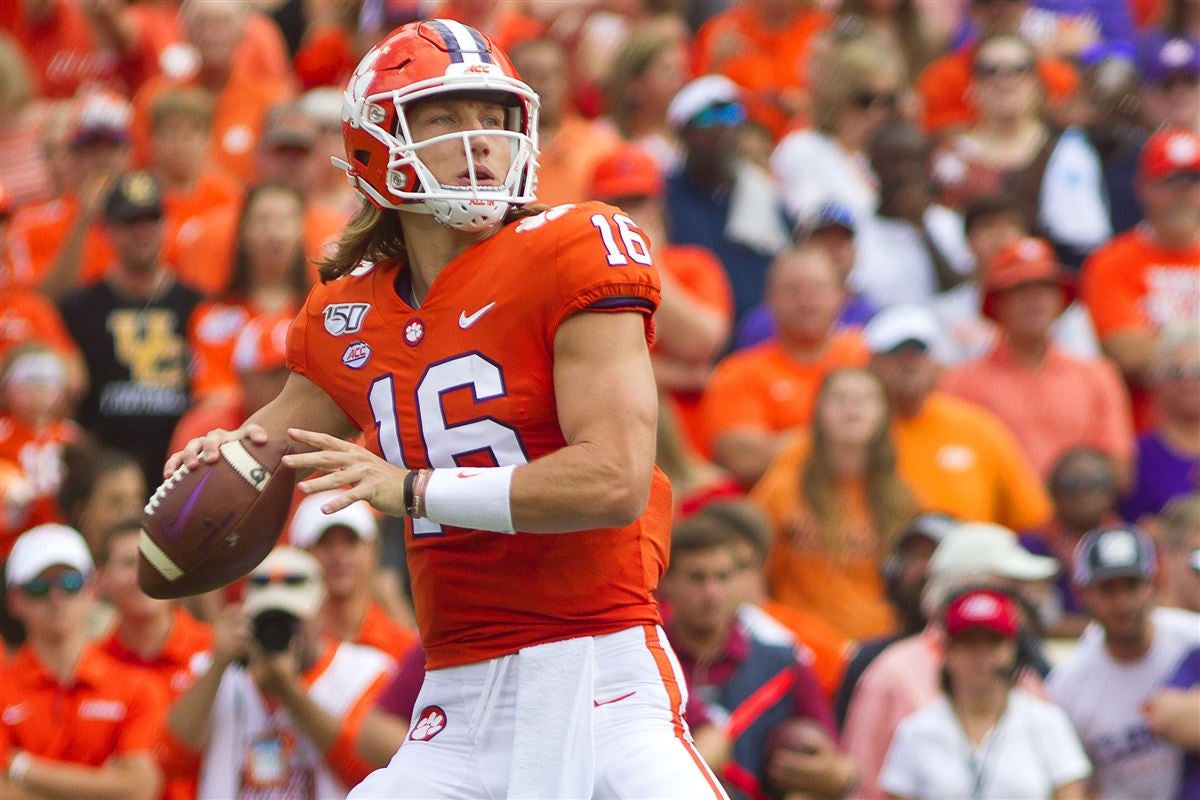 Clemson Breaks Record For Most Time Of Possession In Swinney Era