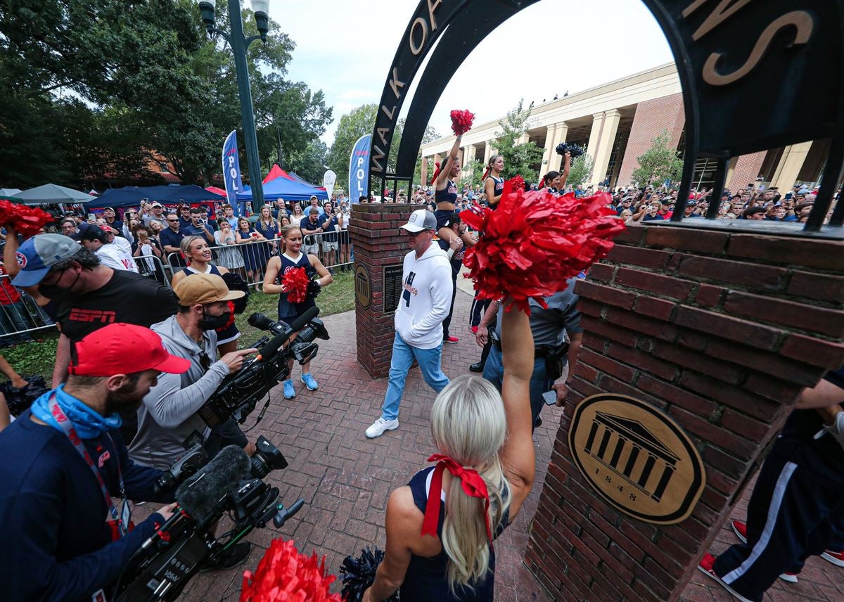 Photos: No. 17 Ole Miss Outlasts No. 13 Arkansas, 52-51, In Offensive ...