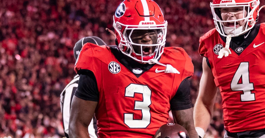 Georgia running back Nate Frazier suffers apparent foot injury at G-Day