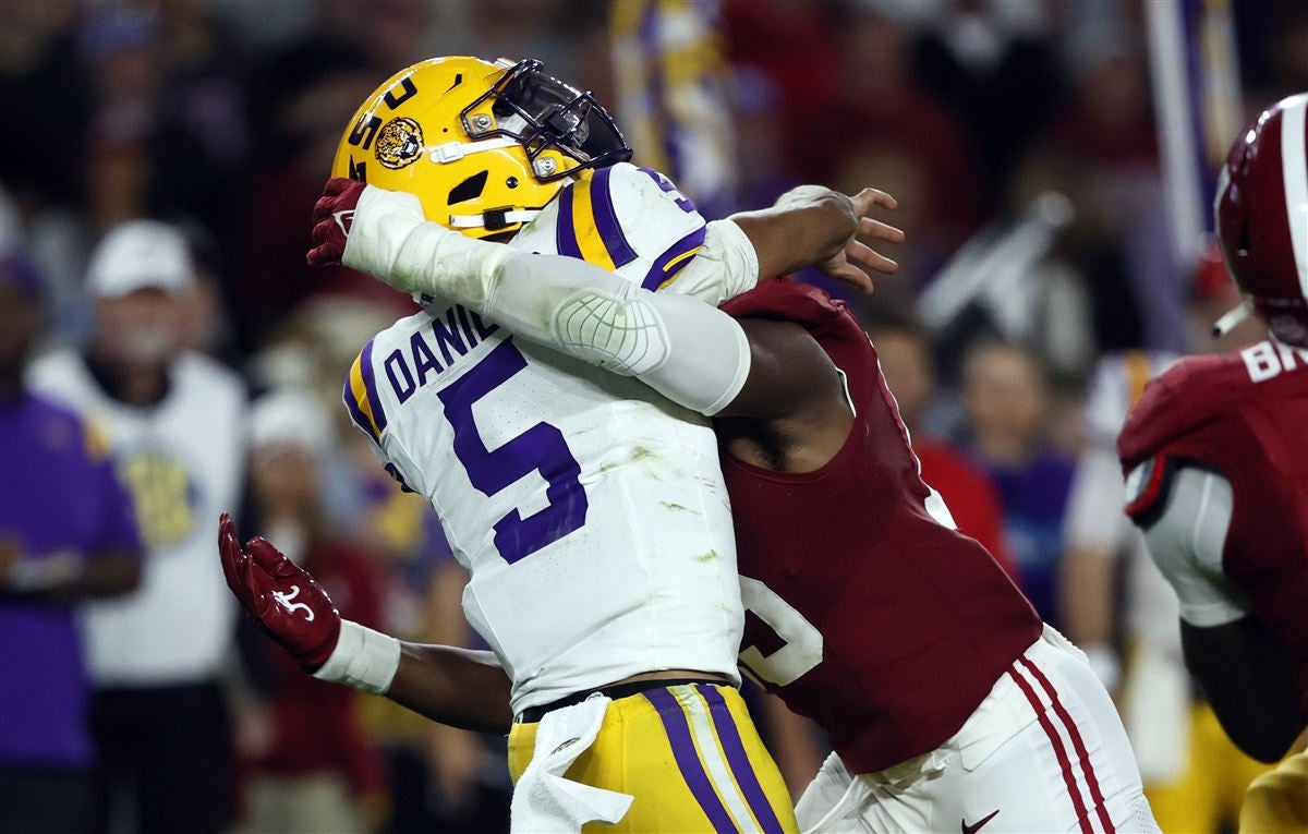 LSU Coach Brian Kelly Issues Injury Update On Quarterback Jayden Daniels