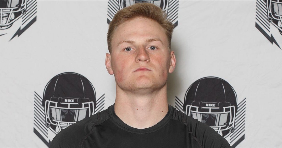 Connecticut QB Tyler Van Dyke lands Rutgers offer