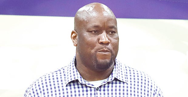 Anthony Epps returns to high school coaching