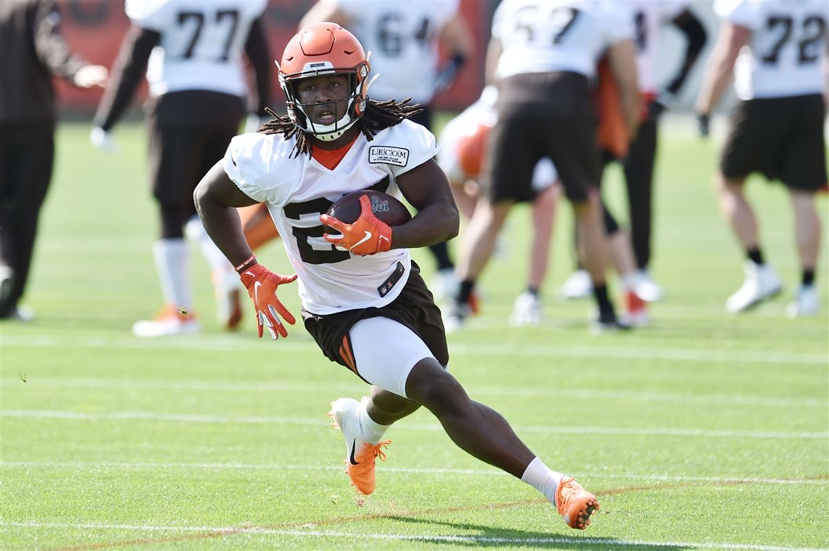 Terry Pluto: It's critical that Cleveland Browns RB Kareem Hunt is around  the facility during his suspension