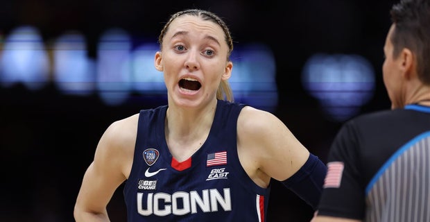 UConn-Iowa controversial foul call: Geno Auriemma questions late