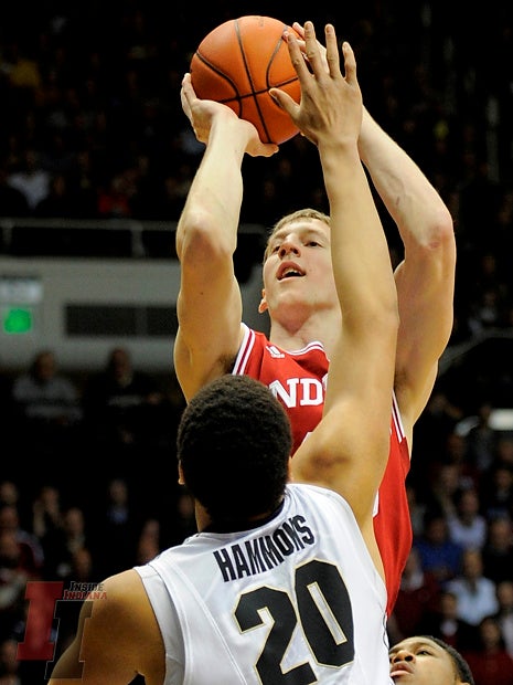 IndySportsDay: Is Charlotte 'growing weary' of Cody Zeller?
