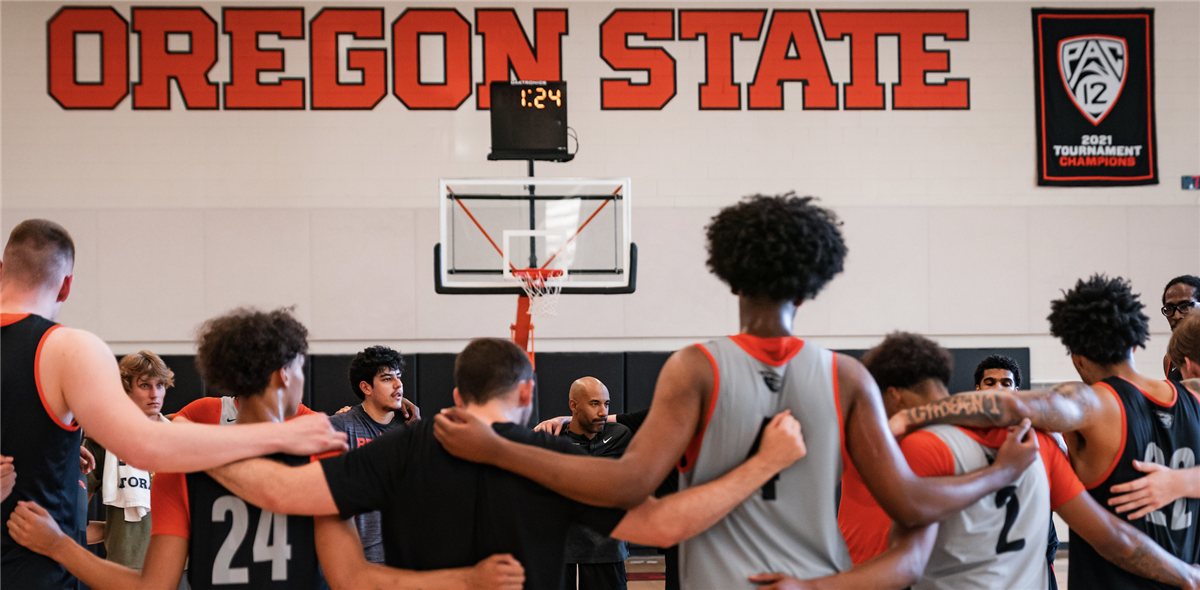 MBB Oregon State Defeats Trinity Western On Canadian Tour 11377