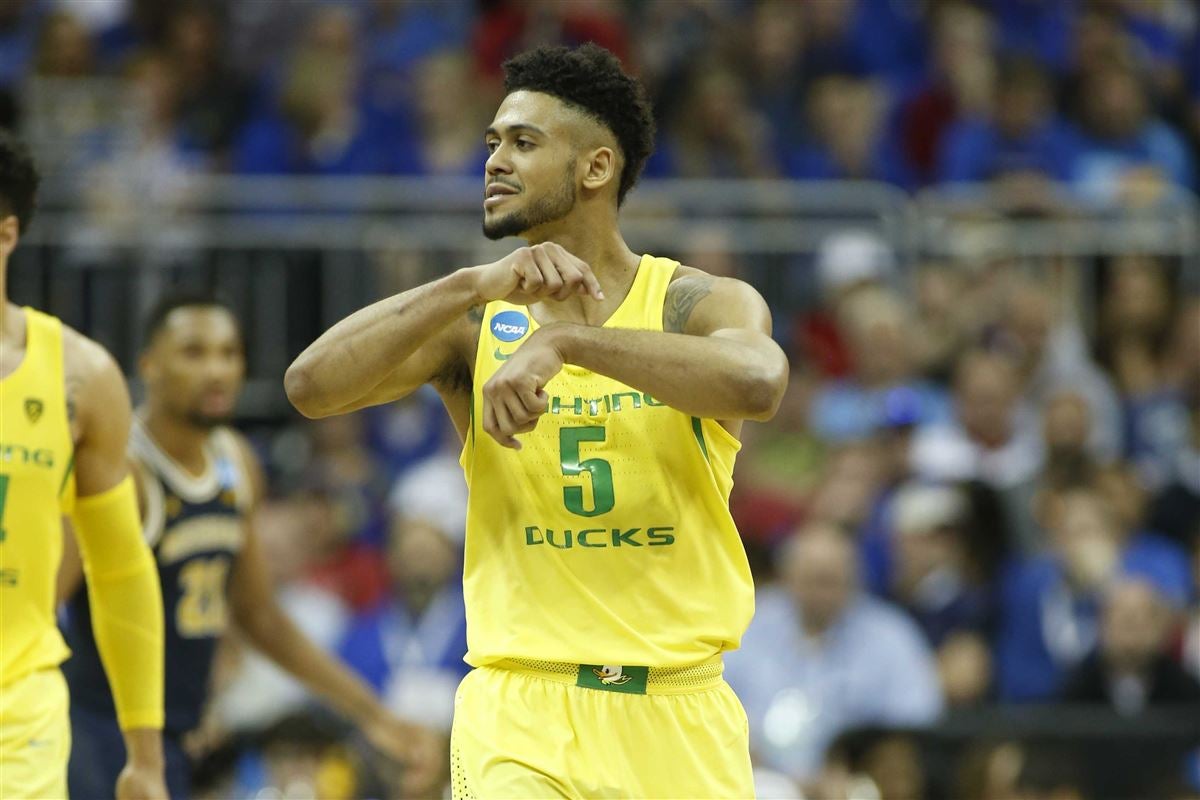 King among top basketball recruits to commit to Oregon