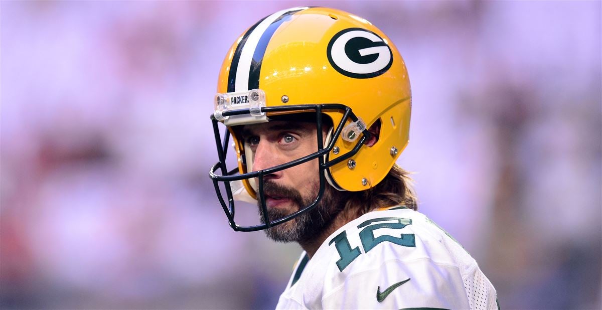 Aaron Rodgers says he's unvaccinated, sought alternative treatment