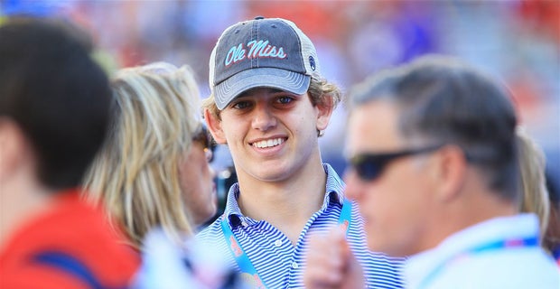 Eli Manning gives advice to nephew Arch Manning before Ole Miss visit