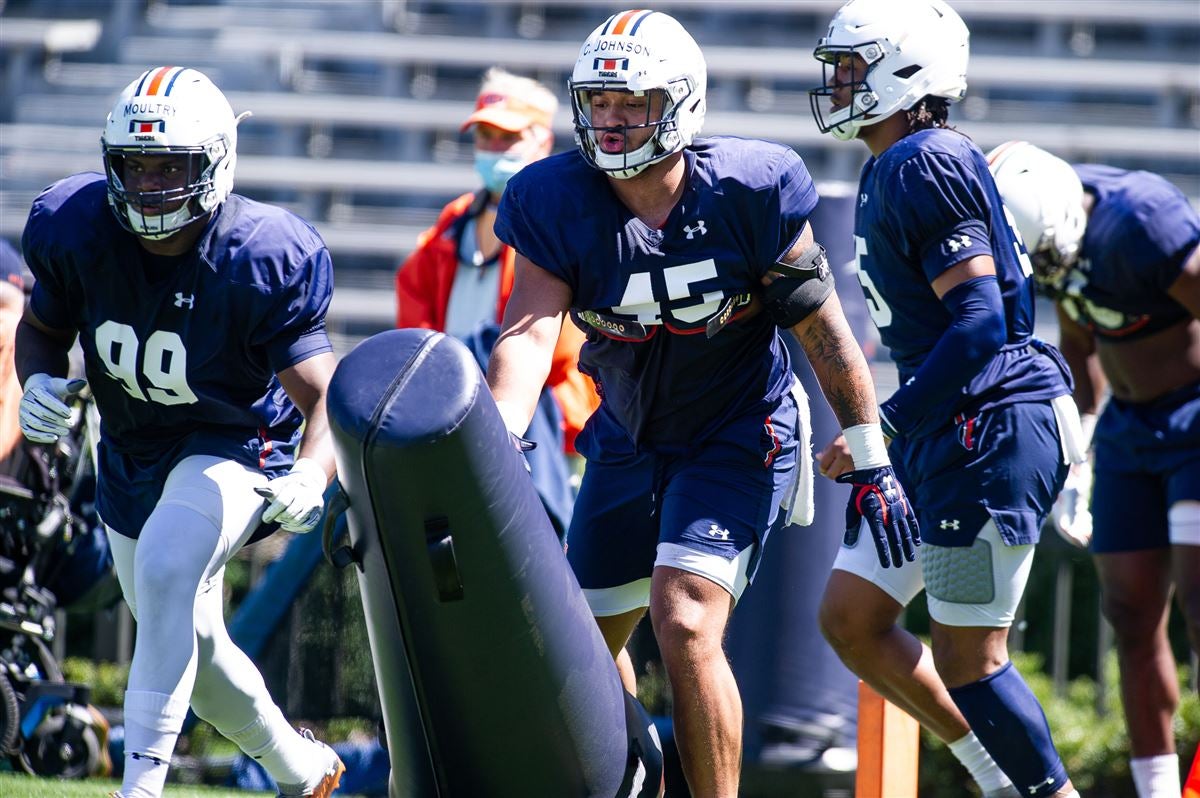 IN PHOTOS More from Auburn football spring practice