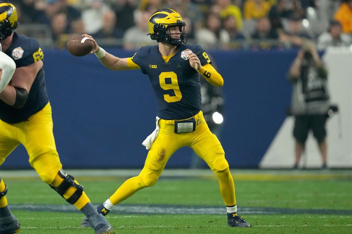 J.J. McCarthy finds Semaj Morgan for an 18-yard TD to give Michigan the  lead vs. Rutgers