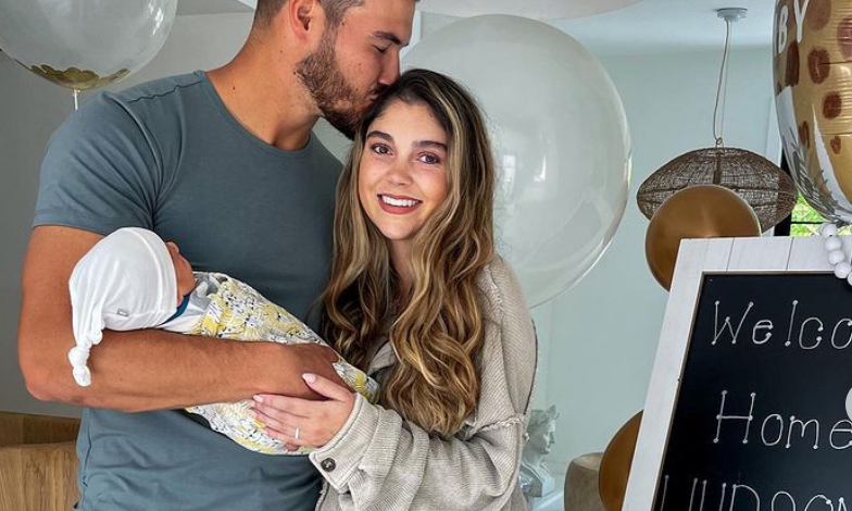 Steelers Qb Mitch Trubisky Announces Birth Of Son