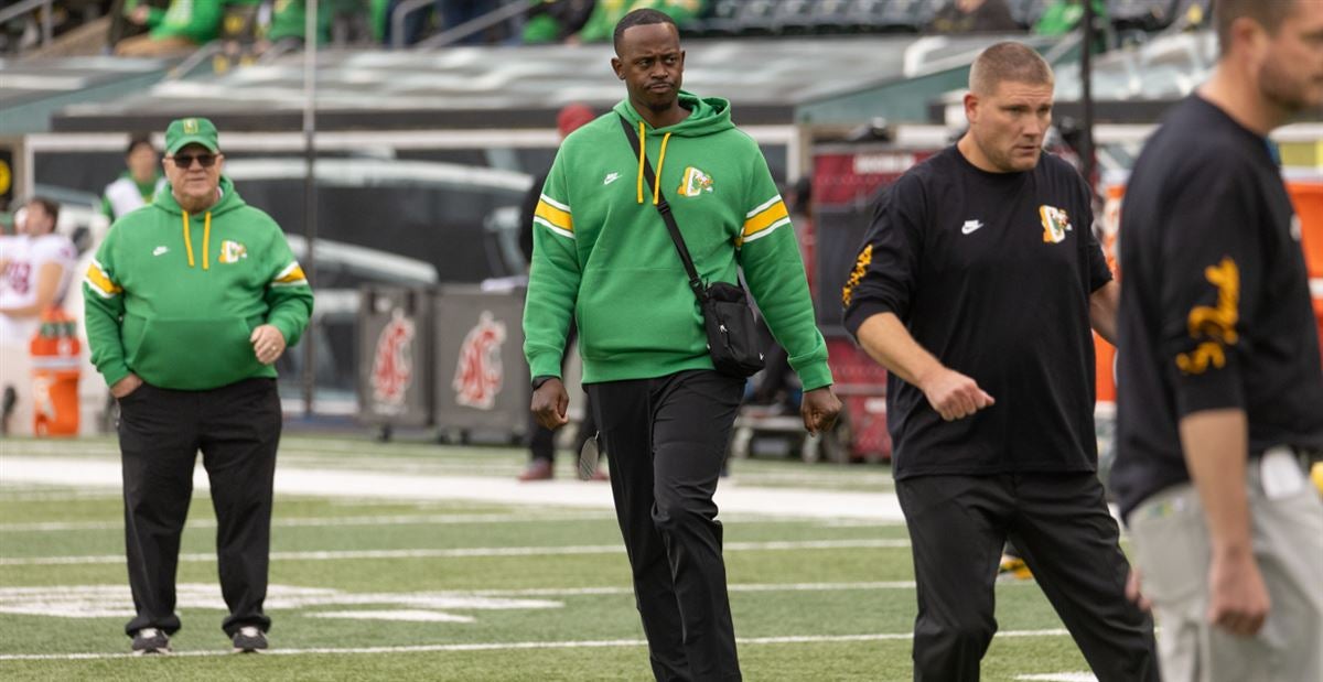Sources: UCLA Likely To Hire Oregon GA as DL Coach