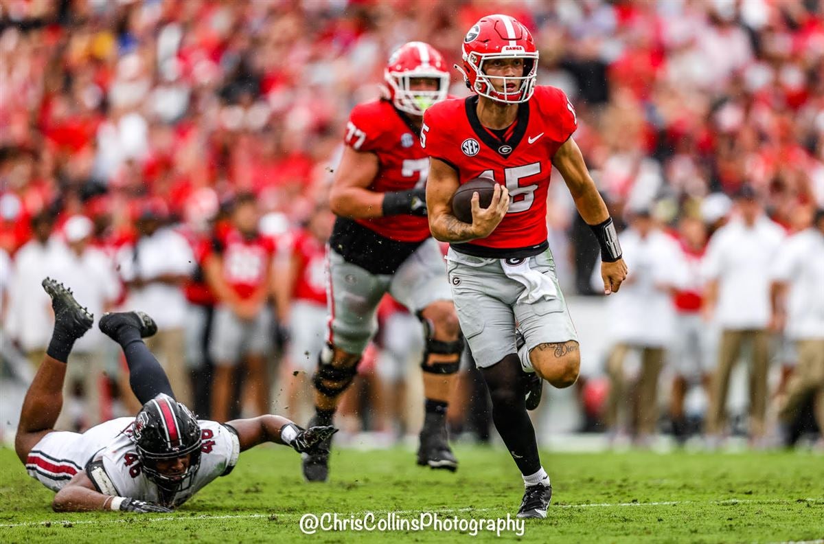 Georgia Football: Yesterday & Today: Mark Schlabach, Foreword by