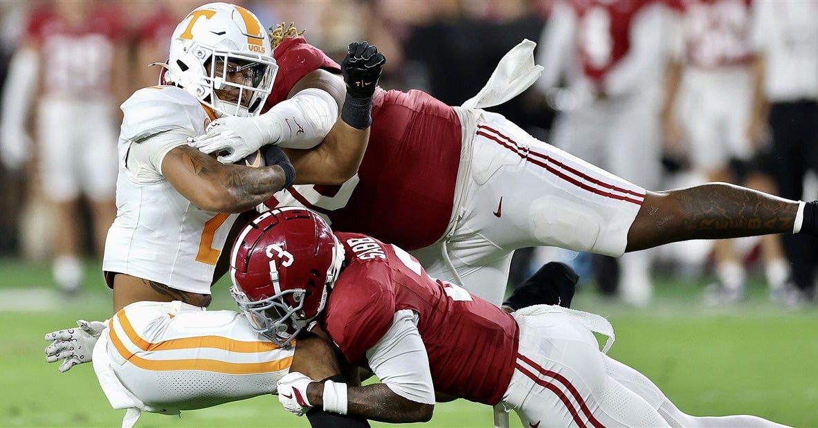 Tennessee drops in new top-25 polls after loss at Alabama