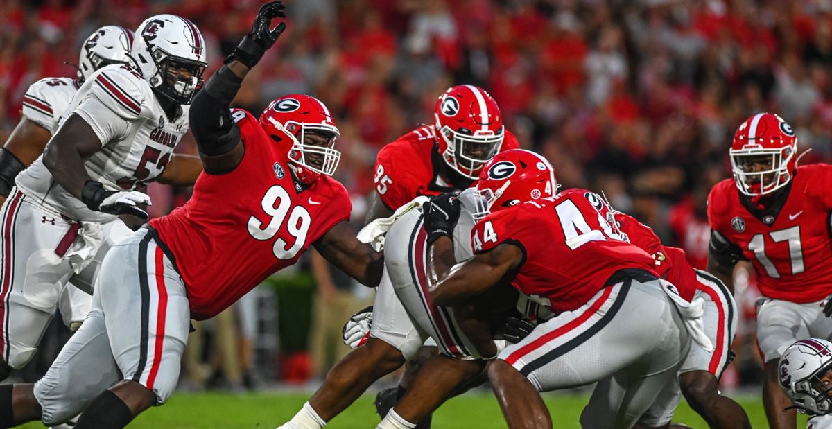 Jordan Davis likes to bowl with Nakobe Dean on his Days Off