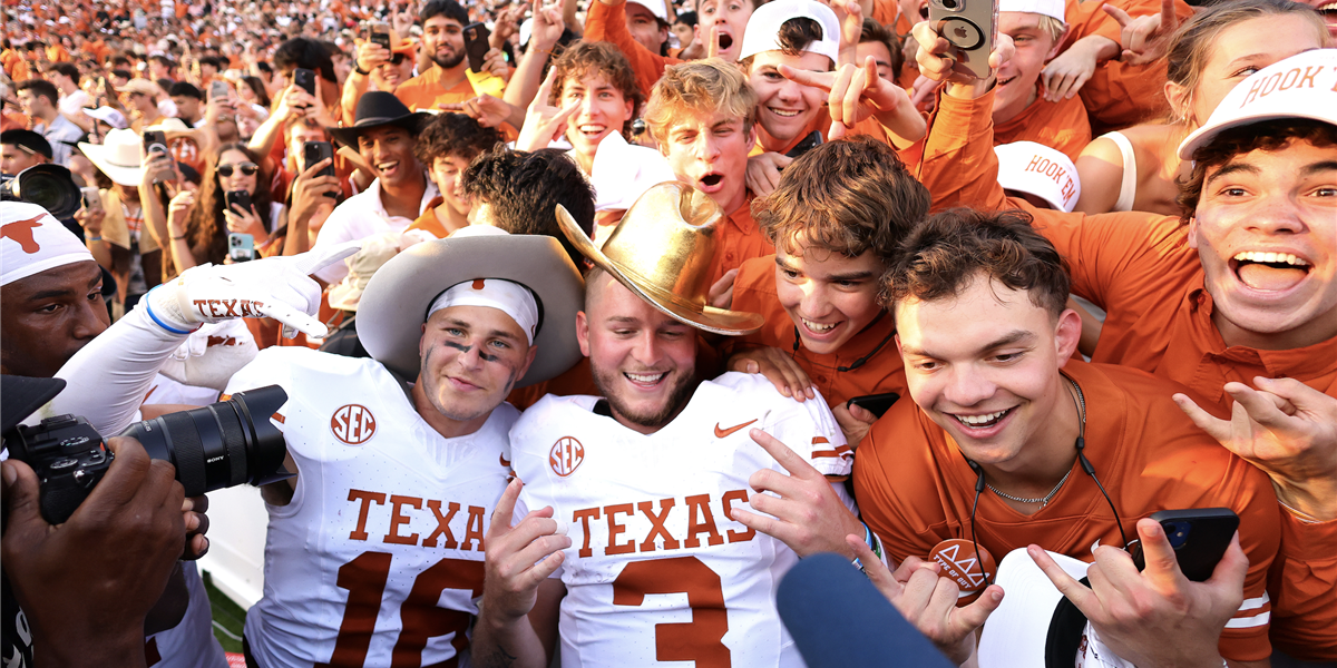 College football bowl projections evolve entering Week 8: Texas, Oregon make playoff statements