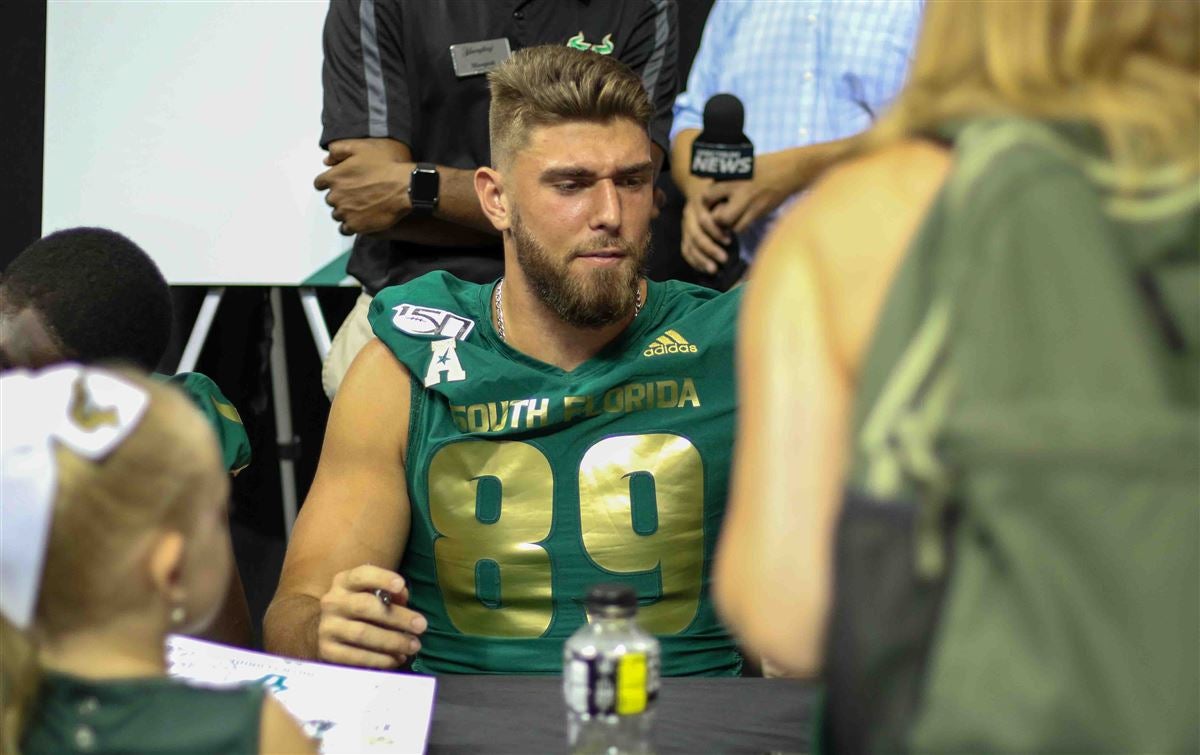 USF TE Mitchell Wilcox during 2016 Spring Game 2016 (2407×3370)