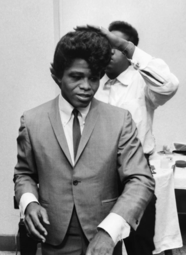 Does Keilan Robinson look like a young James Brown (singer)?
